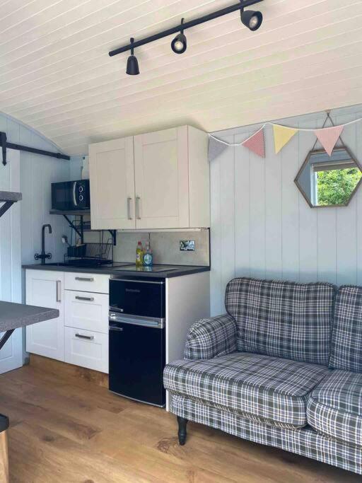 Drakes Mead Retreat - Shepherd's Hut Axminster