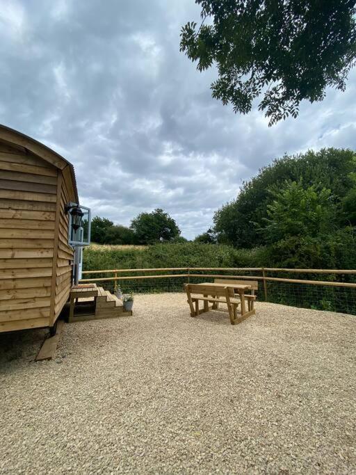 Drakes Mead Retreat - Shepherd's Hut Chalet Axminster