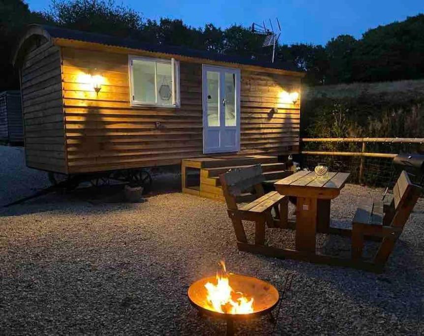 Drakes Mead Retreat - Shepherd's Hut Axminster